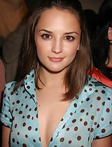 Rachael Leigh Cook goes for a more sexier image this time around