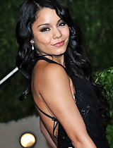 Disney tramp Vanessa Hudgens selfshooting and posing naked in leaked pictures