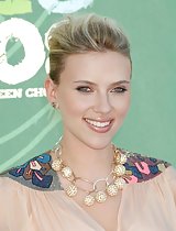 Photos of the gorgeous Scarlett Johansson and her nice breasts